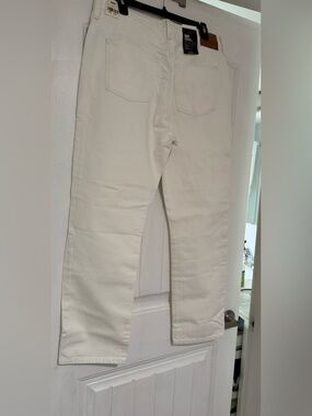 Levi's women’s white 501 Straight Jeans